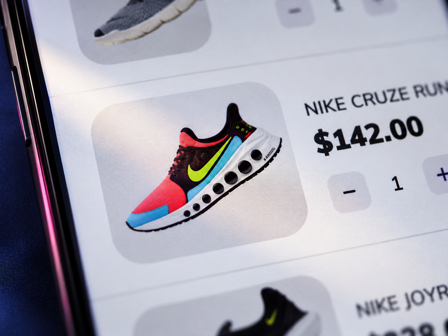 Close-up of the My Bag screen showing the Nike Cruze Run item with quantity controls.
